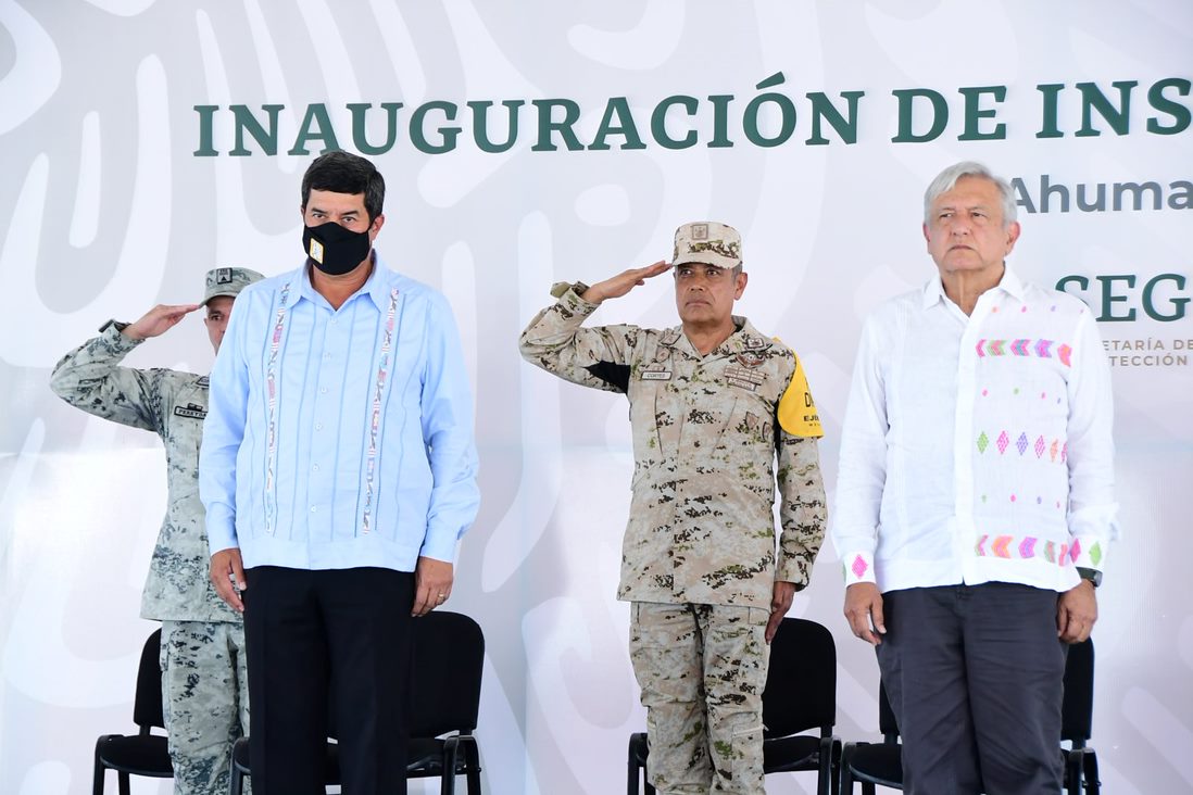 Acompaña Corral a AMLO en inauguración de cuarteles de la GN