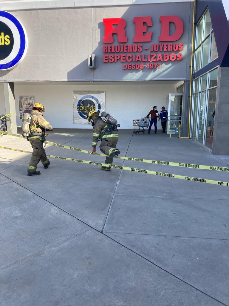 Momento de angustia y temor vivieron visitantes del Rio Grande Mall por fuga de gas