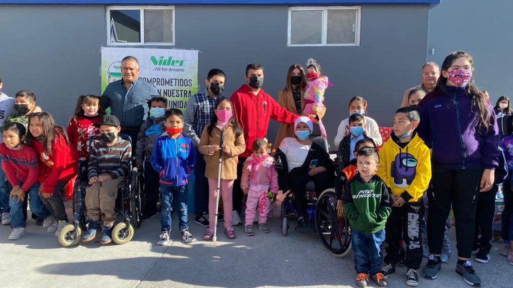 Convive la presidenta del DIF Municipal con familias de agentes policíacos que tienen hijos con discapacidad