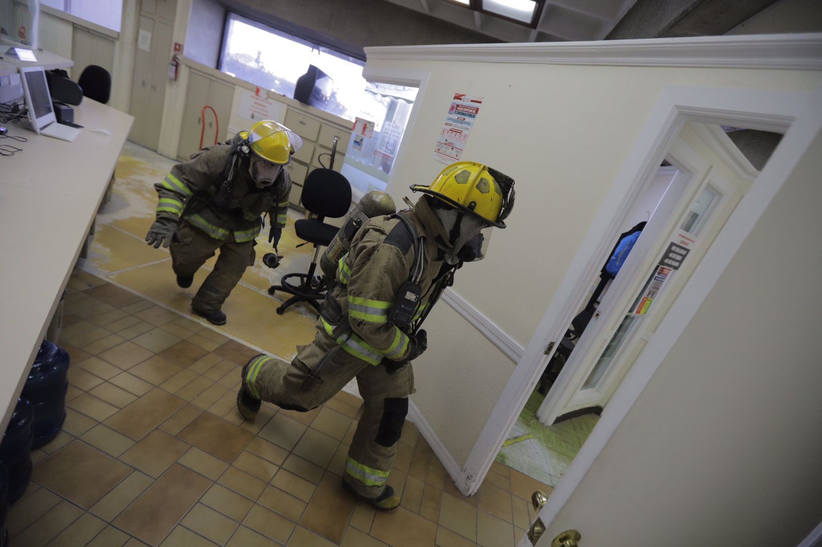 6 minutos tardo bomberos en atender llamada de auxilio por incendio en Presidencia Municipal