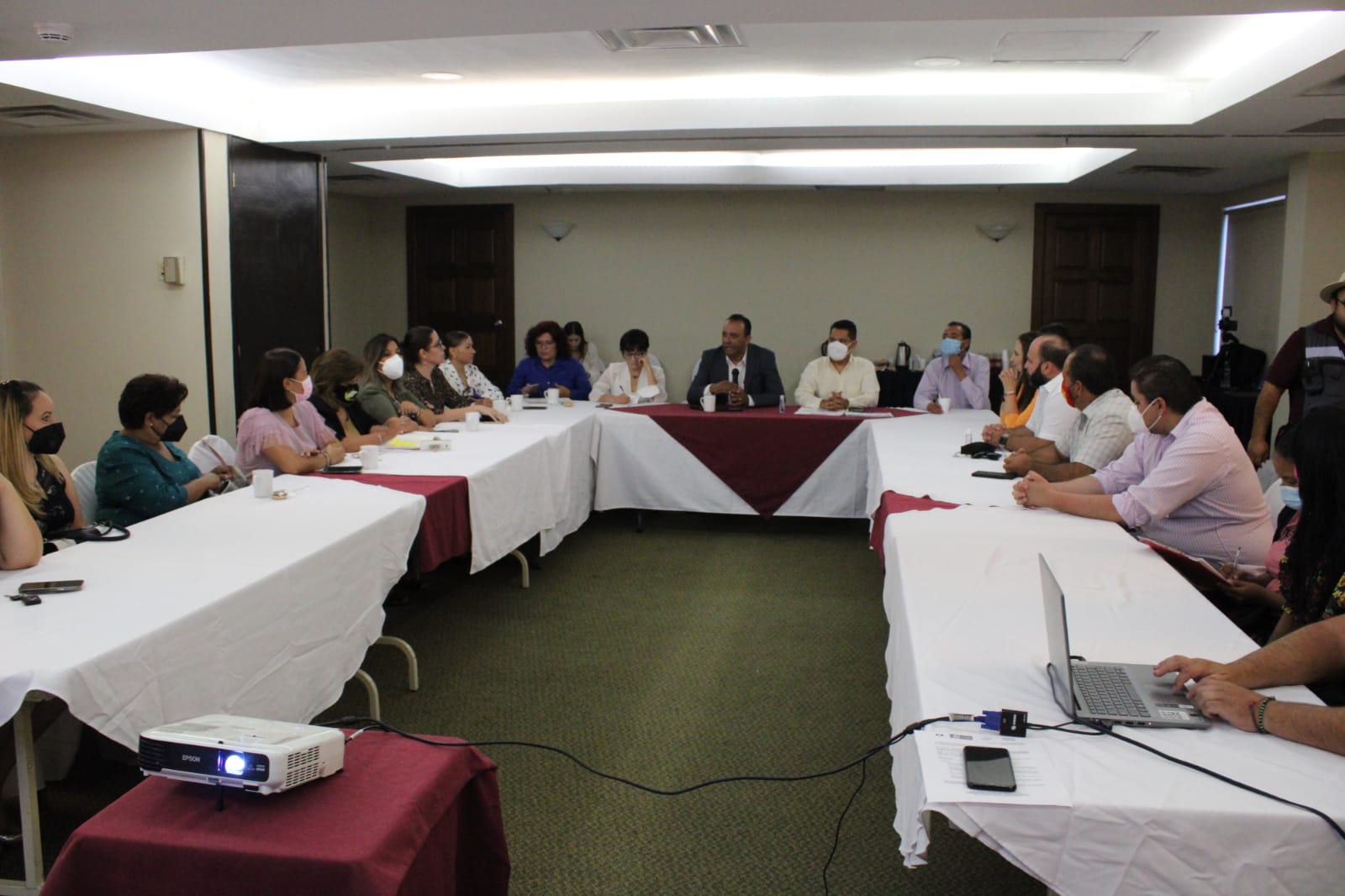 Presentan a integrantes del próximo cabildo de Juárez la convocatoria de Foros de Participación Ciudadana