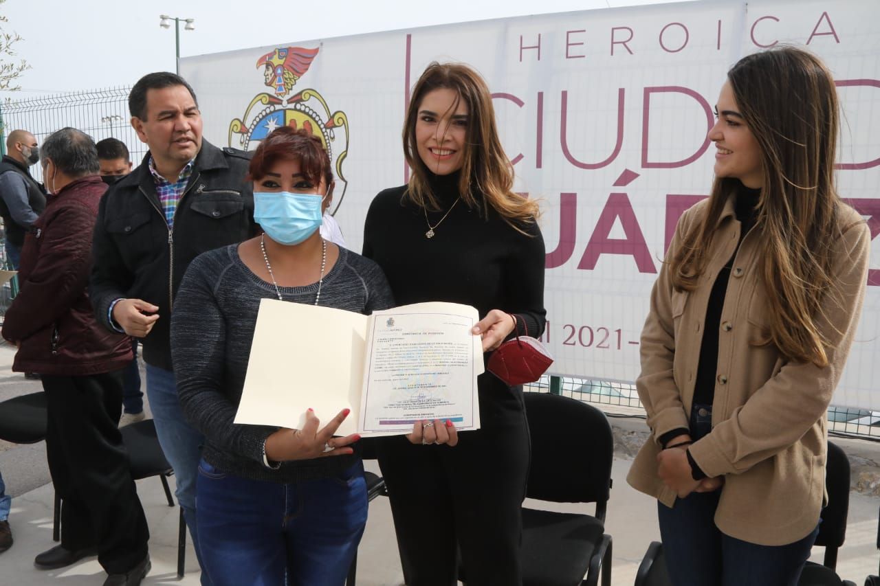 Otorgan certidumbre jurídica a 350 familias con la entrega de constancias de posesión a colonos del poniente de Ciudad Juárez