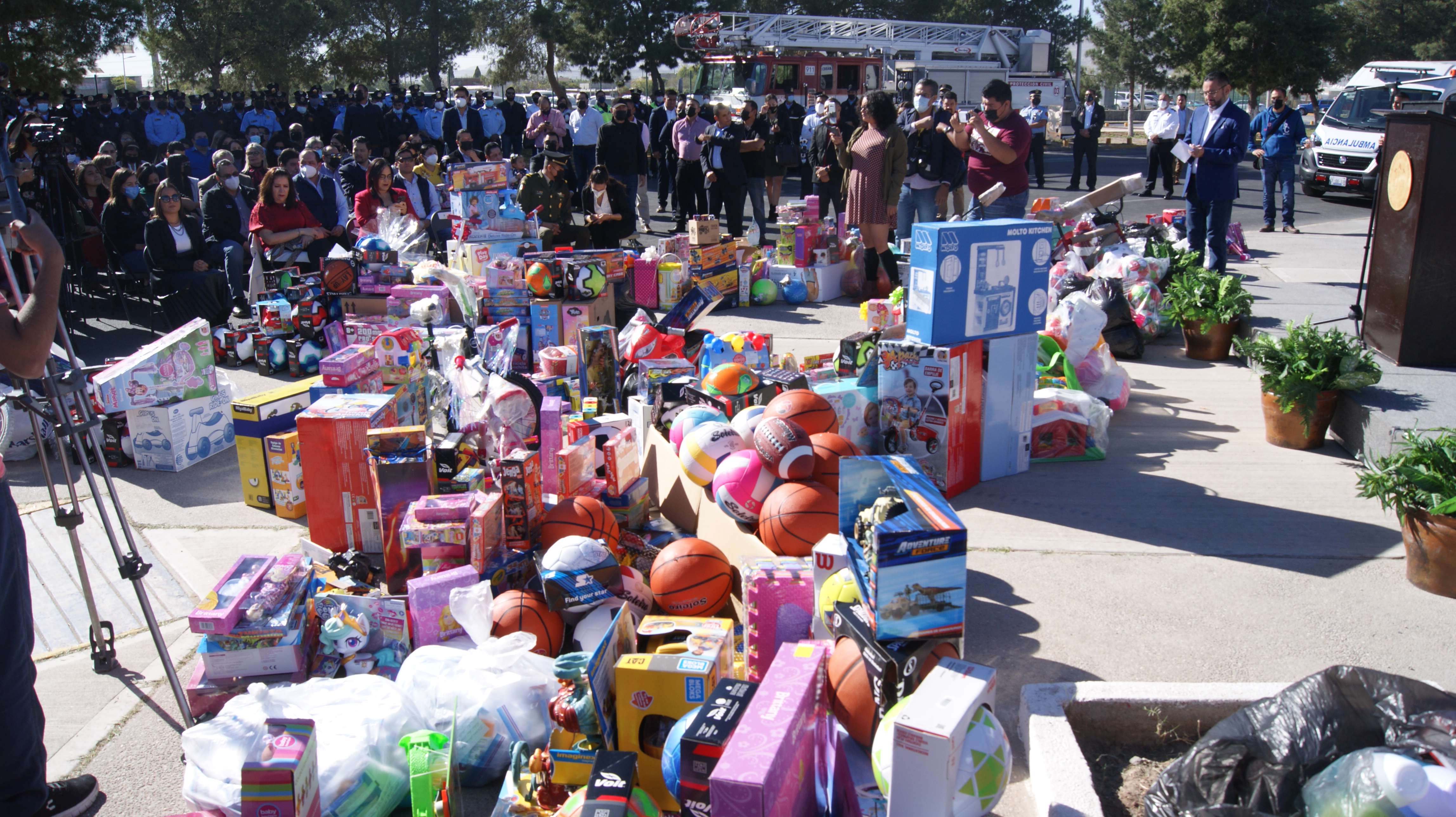 Arranca campaña 82 de recolección de juguetes de Santa Claus Bombero  