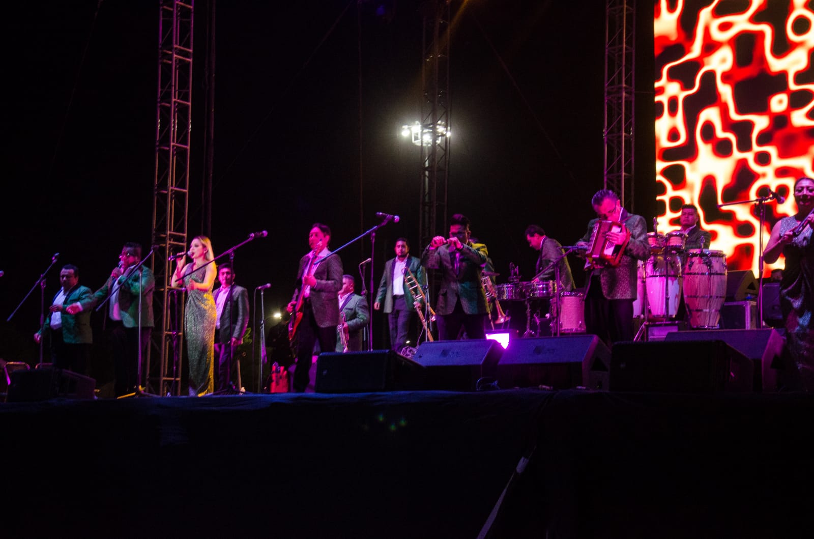 Disfrutaron juarenses concierto con los Ángeles Azules durante el Grito de Independencia