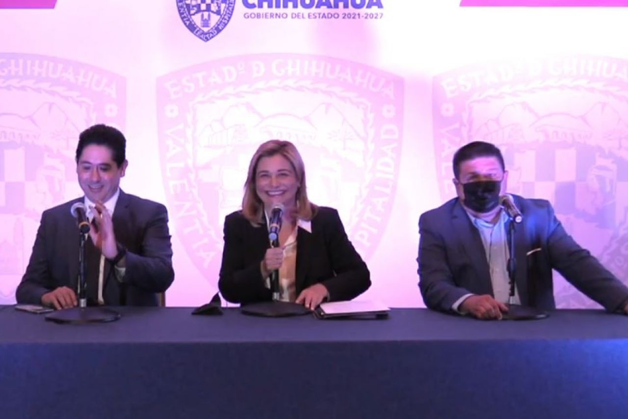 Presenta la gobernadora electa Maru Campos al gabinete