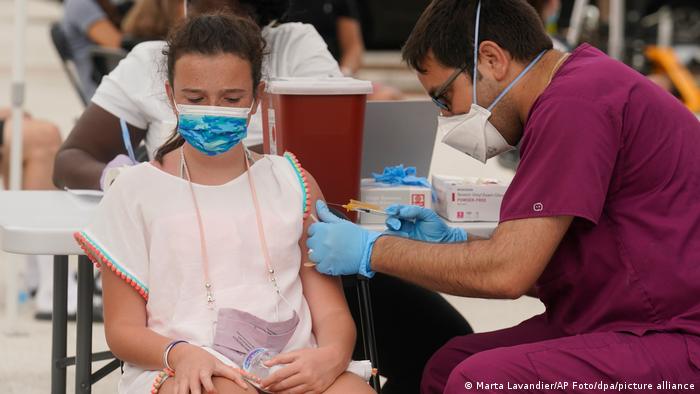 Presenta la Secretaría de Salud lineamientos para la vacunación de menores de 18-12 años