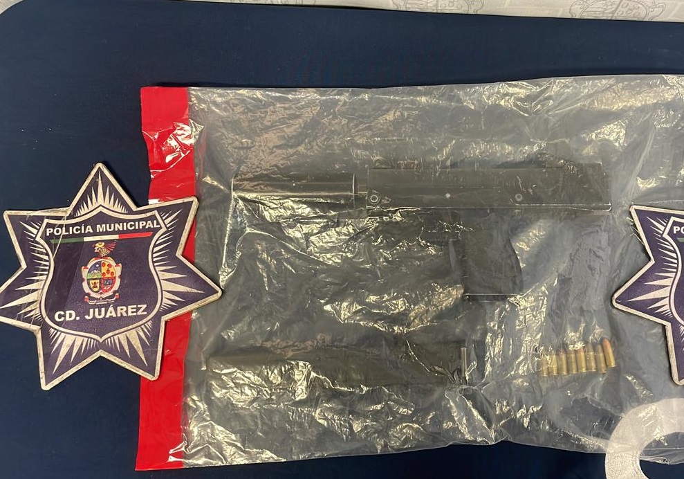 Policías Municipales detuvieron a dos sujetos en posesión de dos armas de fuego