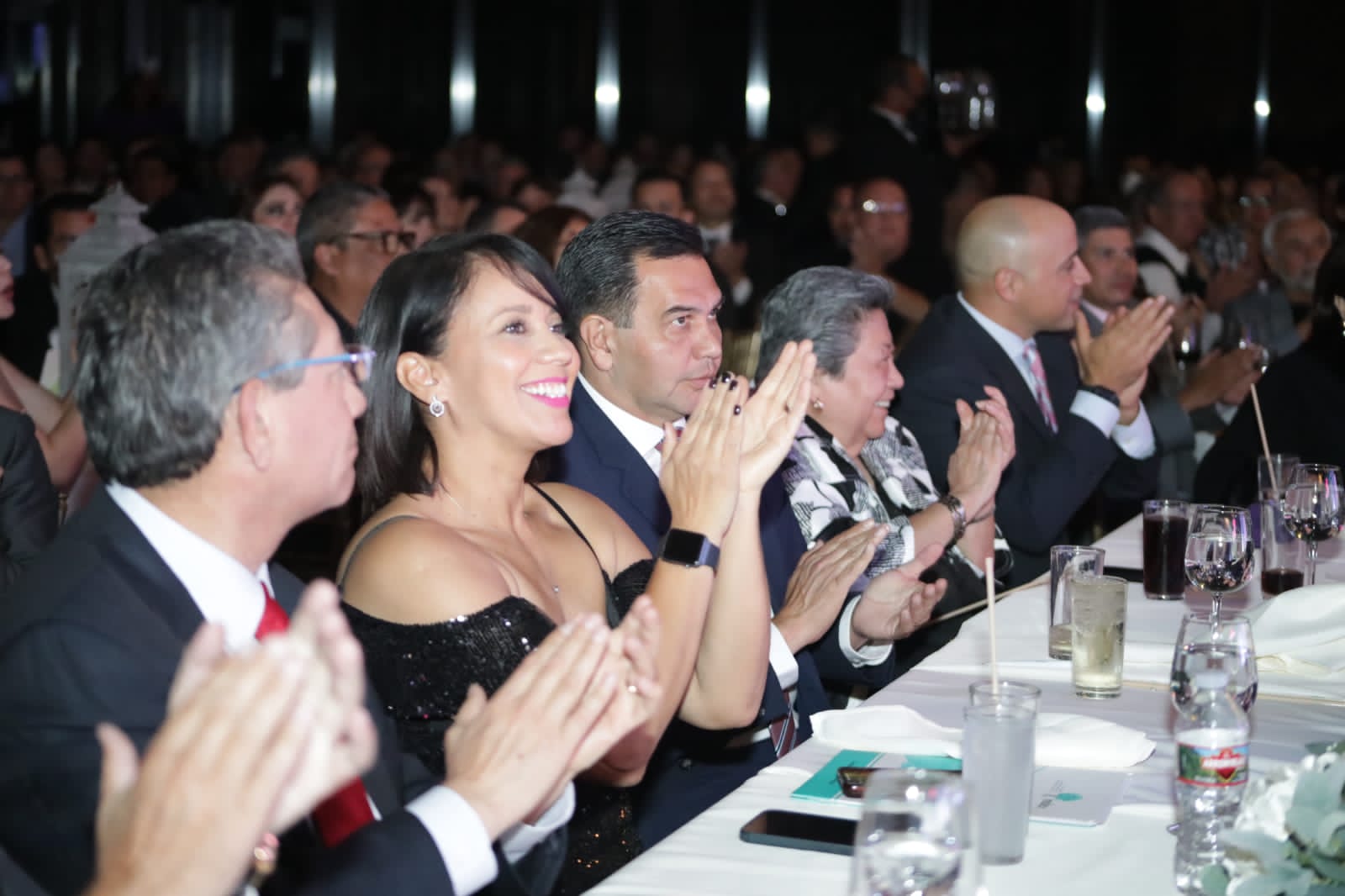 Participa alcalde en reconocimiento a empresarios juarenses