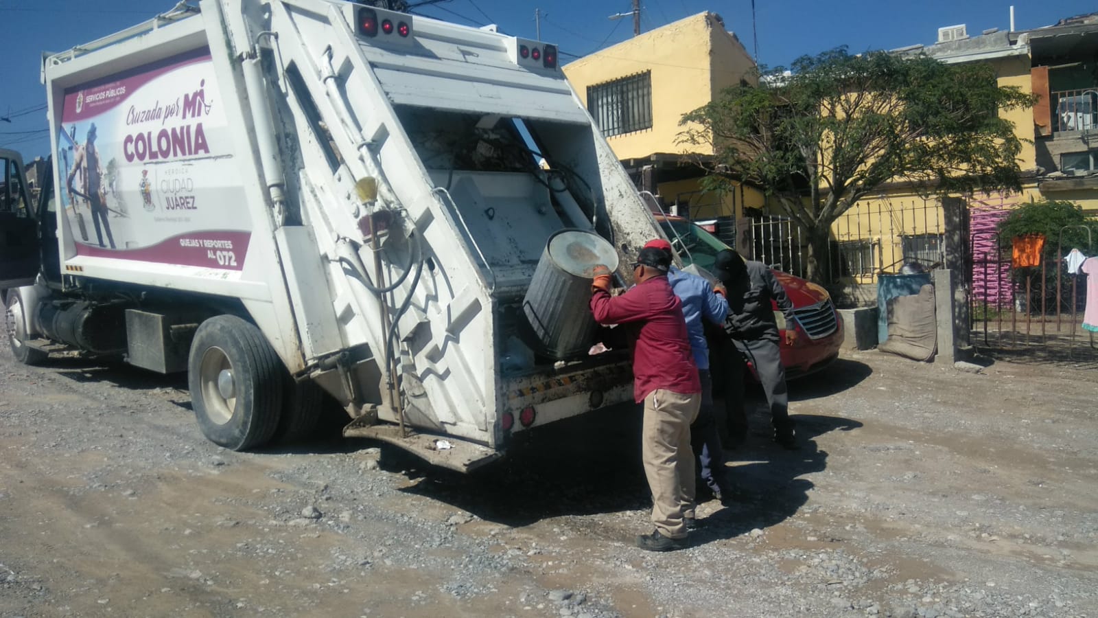 Atienden queja de recolección de basura en la colonia Independencia I.