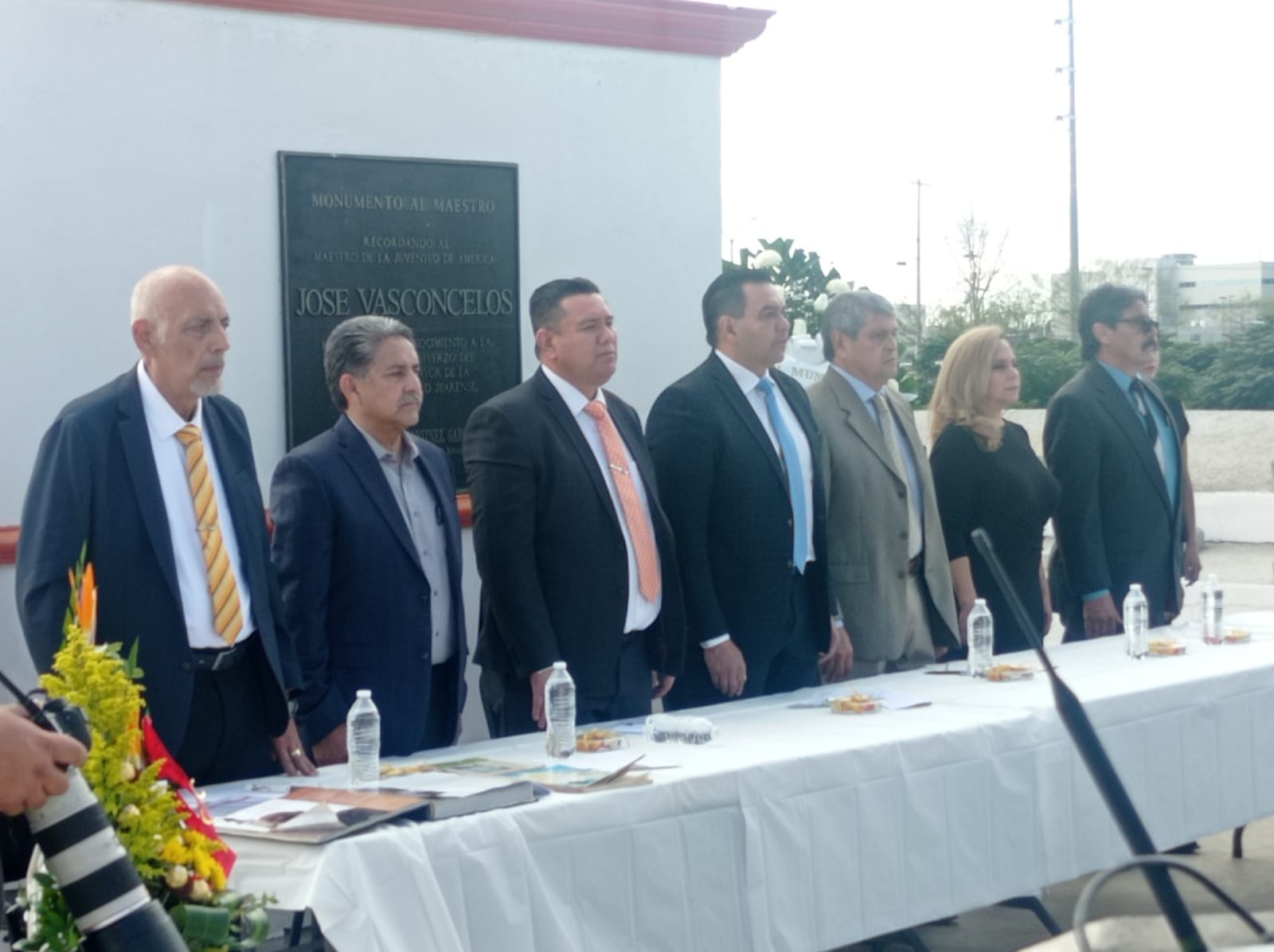 Distinguen al profesor Jesús Portillo como Maestro Ilustre.