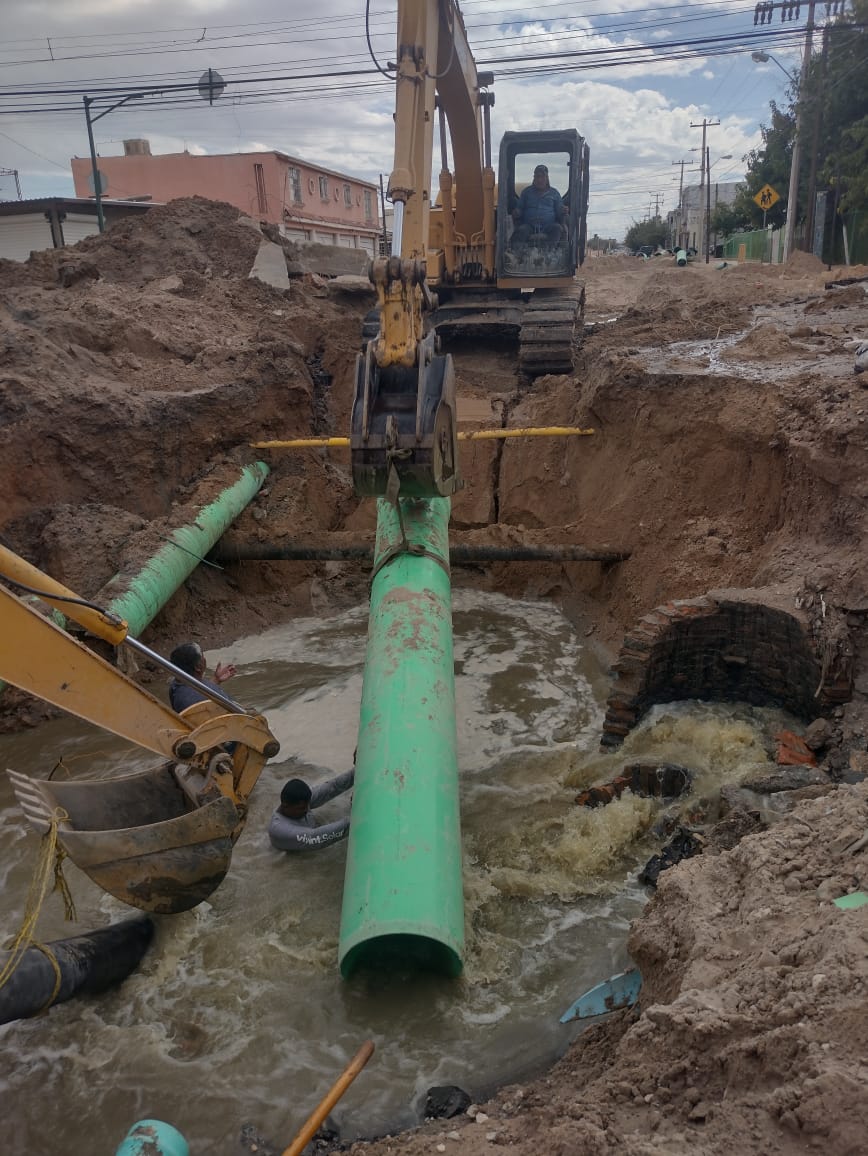 Solucionan afectaciones en colector de la Calle Mamey.