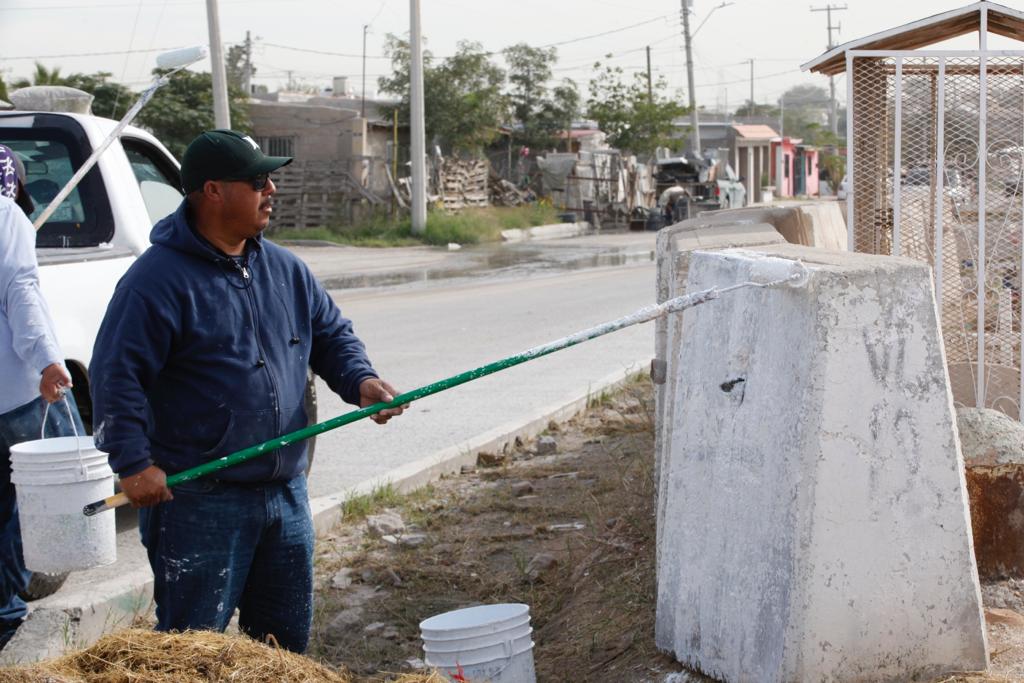 Refuerzan operativo de limpieza en panteones municipales.