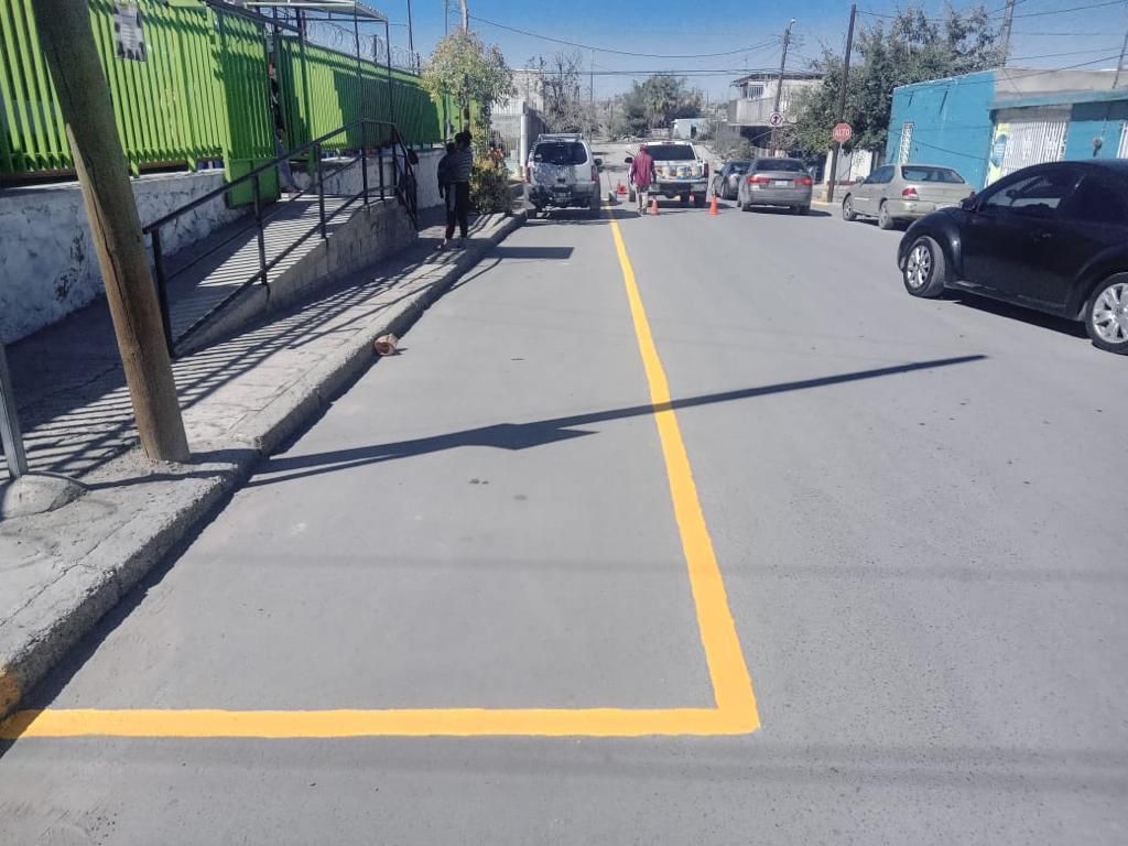 Trazan cruces peatonales en escuelas Revolución y José María Morelos.