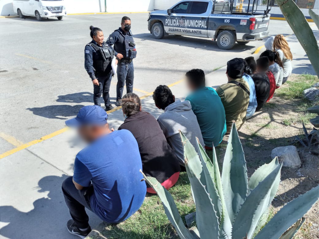 Cuantifican daños tras enfrentamiento de migrantes y policías.