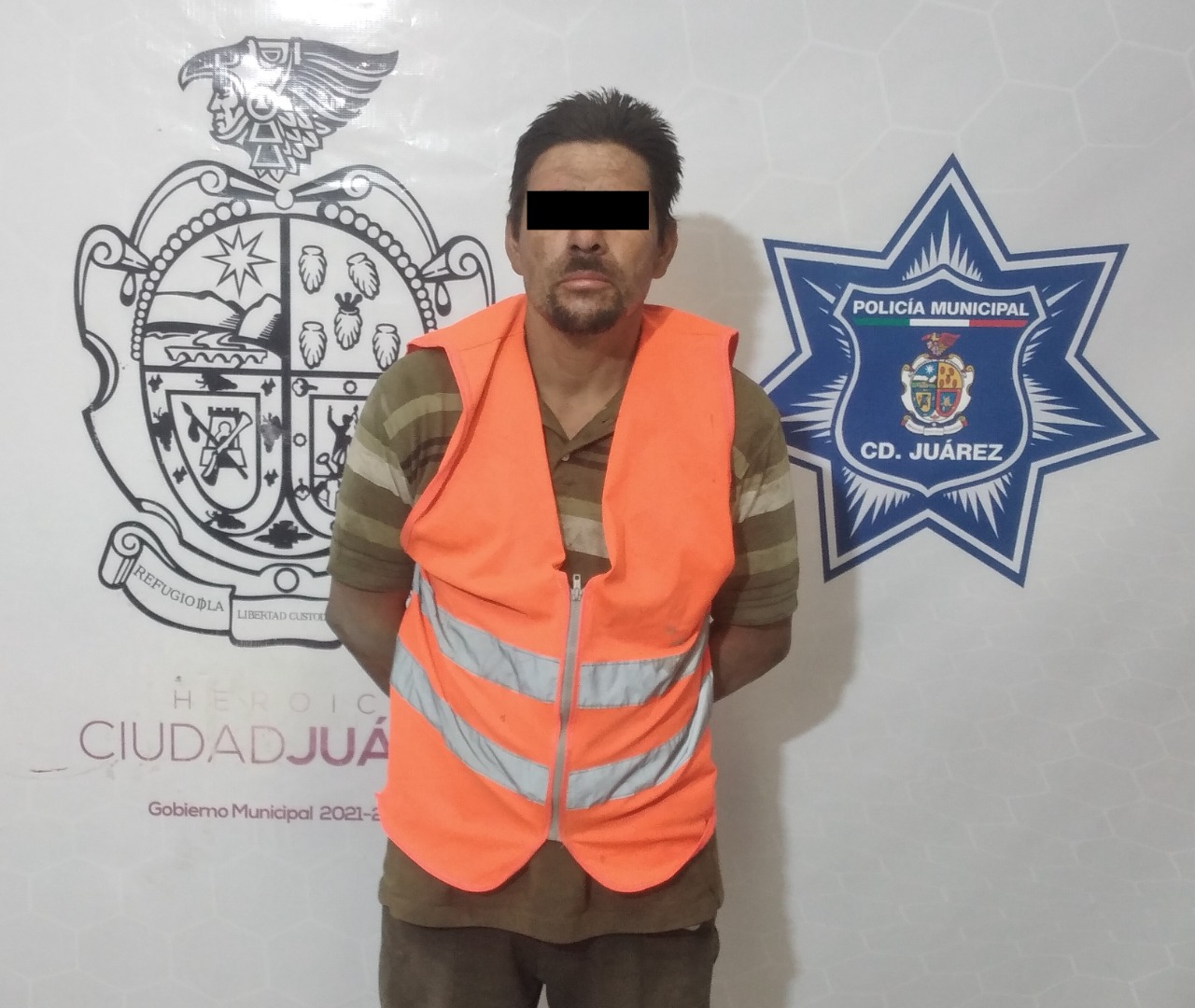 Sujeto es detenido al desmantelar vehículo con reporte de robo