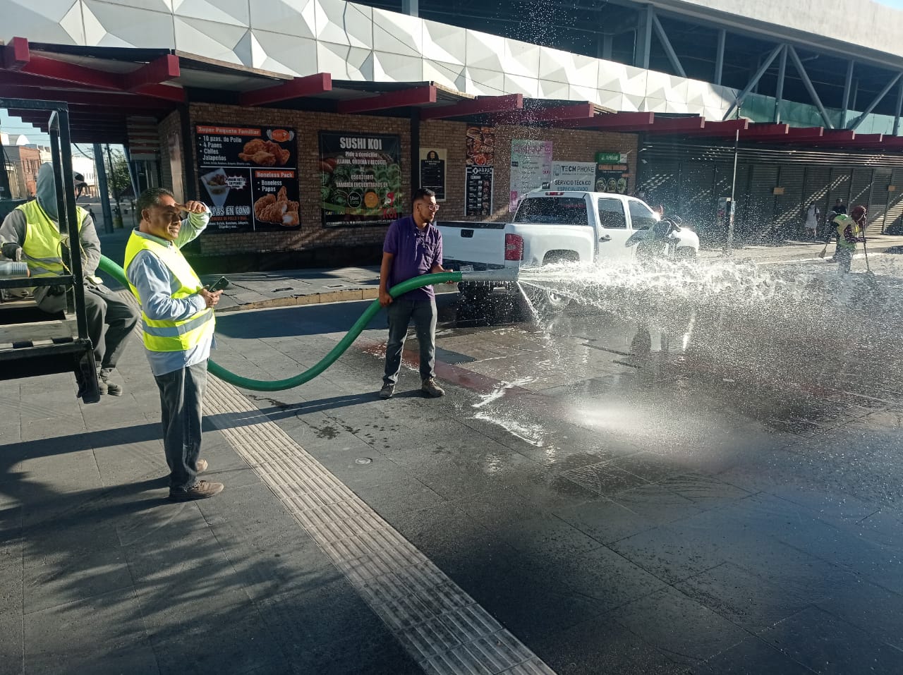 Se suman dependencias y comerciantes en Cruzada por Centro