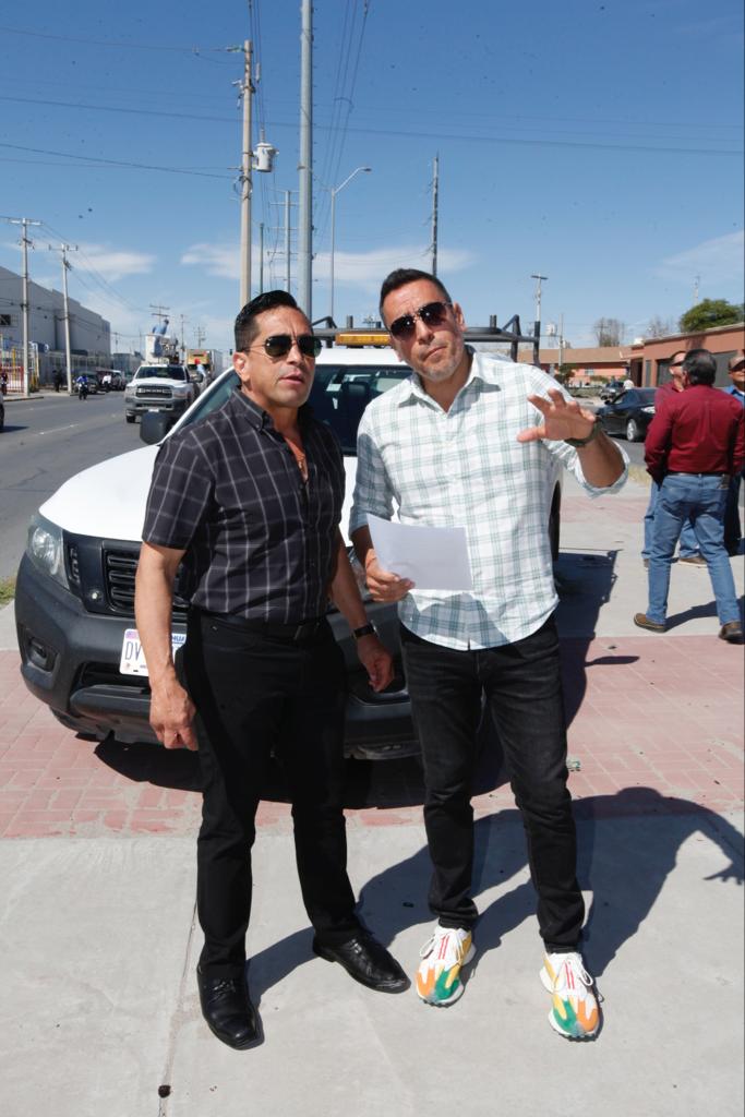Supervisan rehabilitación de luminarias en calle Santiago Troncoso