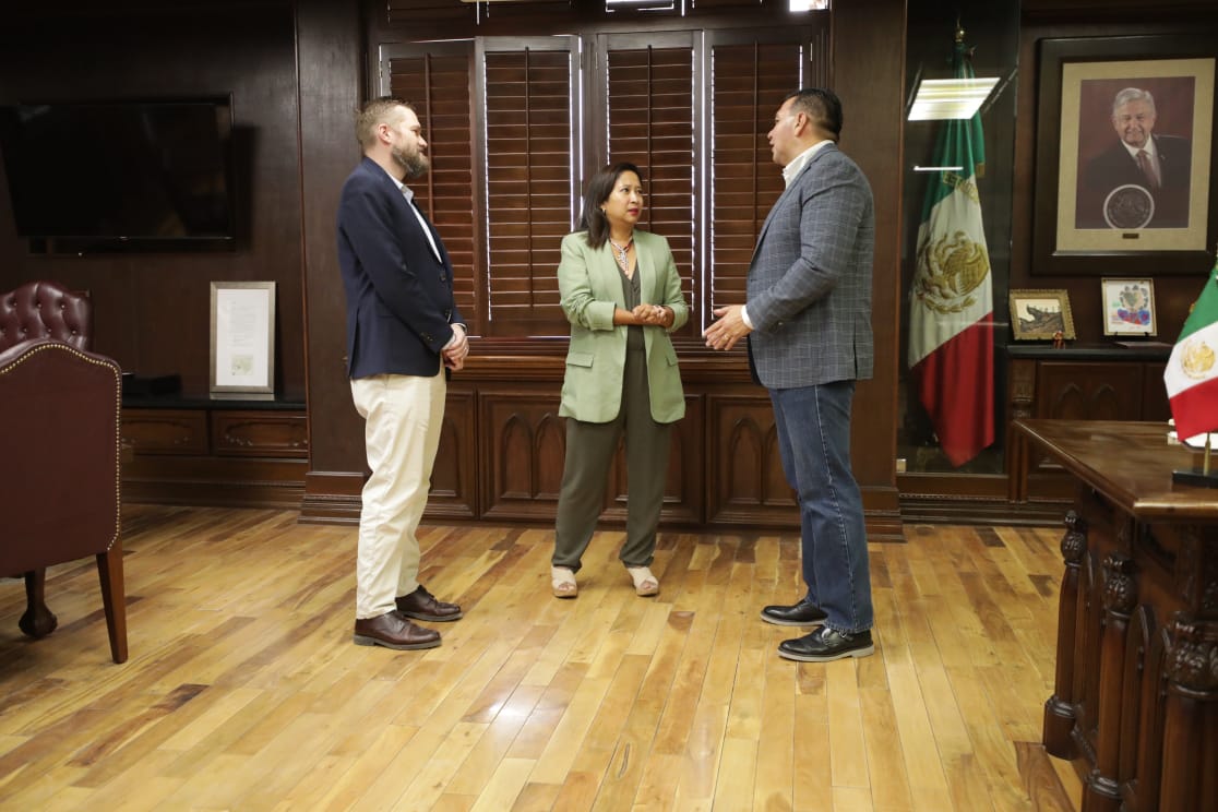 Se reúne el Presidente Municipal, Cruz Pérez Cuéllar con representantes de UNICEF