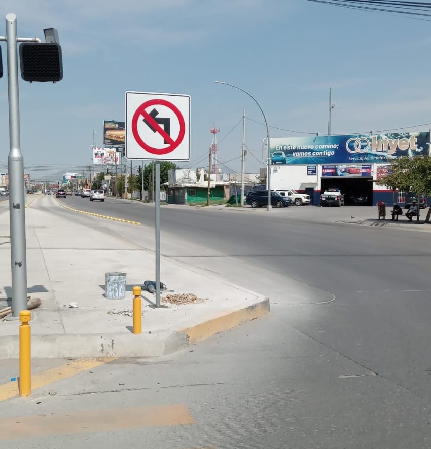 Cancelan vueltas a la izquierda en cruce de Gómez Morín y Paseo de la Victoria