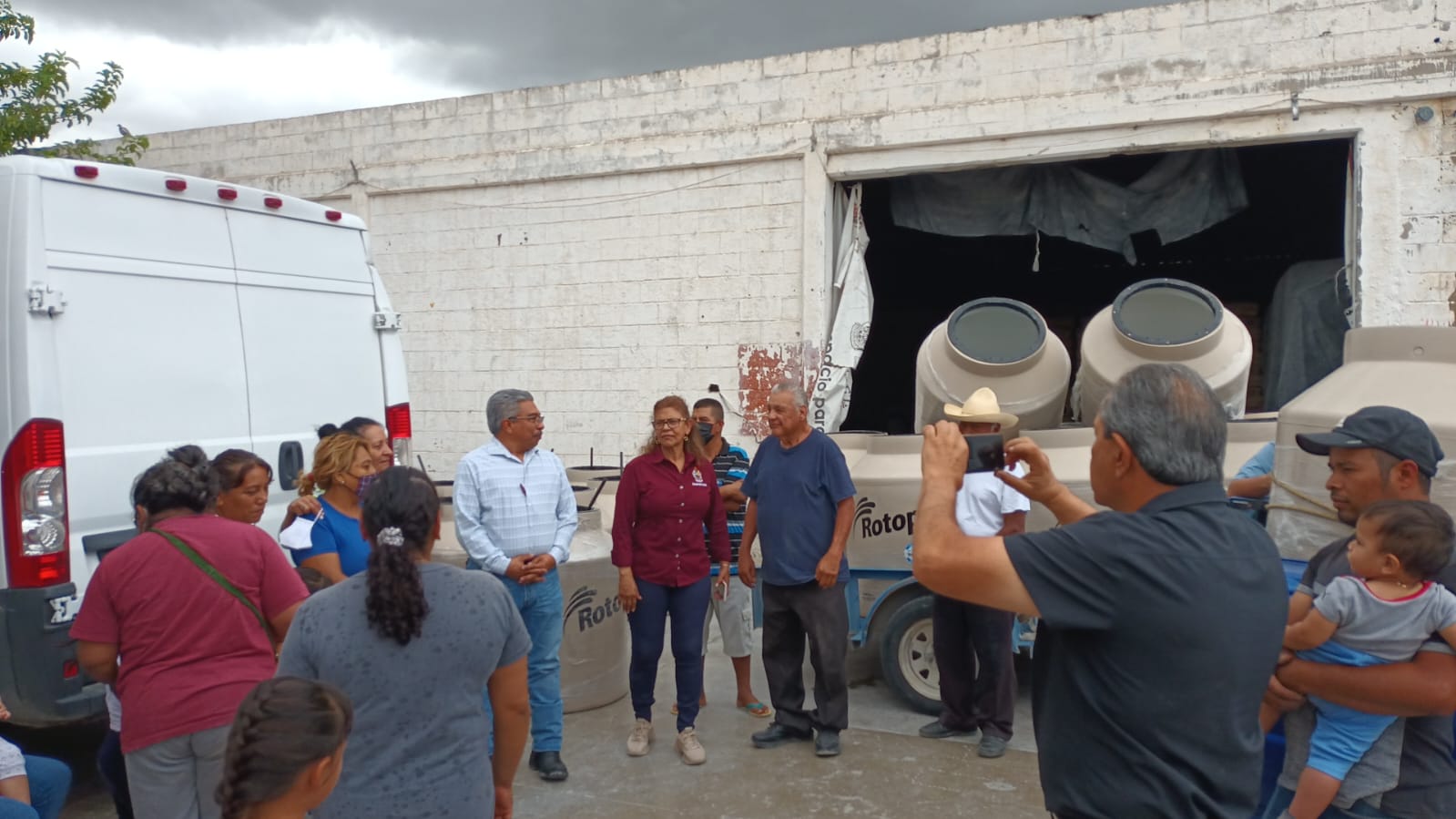 Termina entrega de tinacos por Desarrollo Social