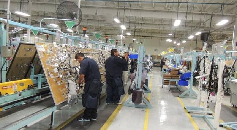 Tras recuento de daños, pierde maquila más de 50 mdd por crisis en los puentes.