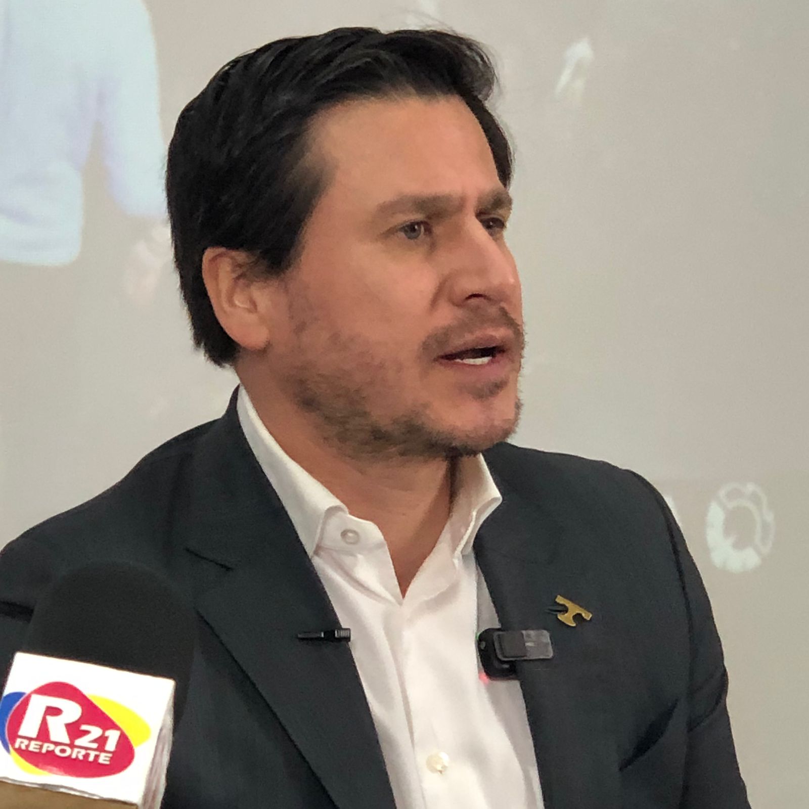 Urge agilizar trámites para contratar a migrantes en empresas locales.
