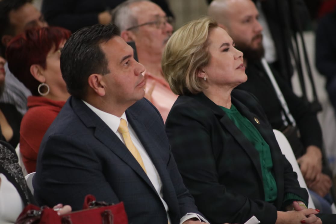 Felicita Alcalde a Diputada Adriana Terrazas por Primer Informe