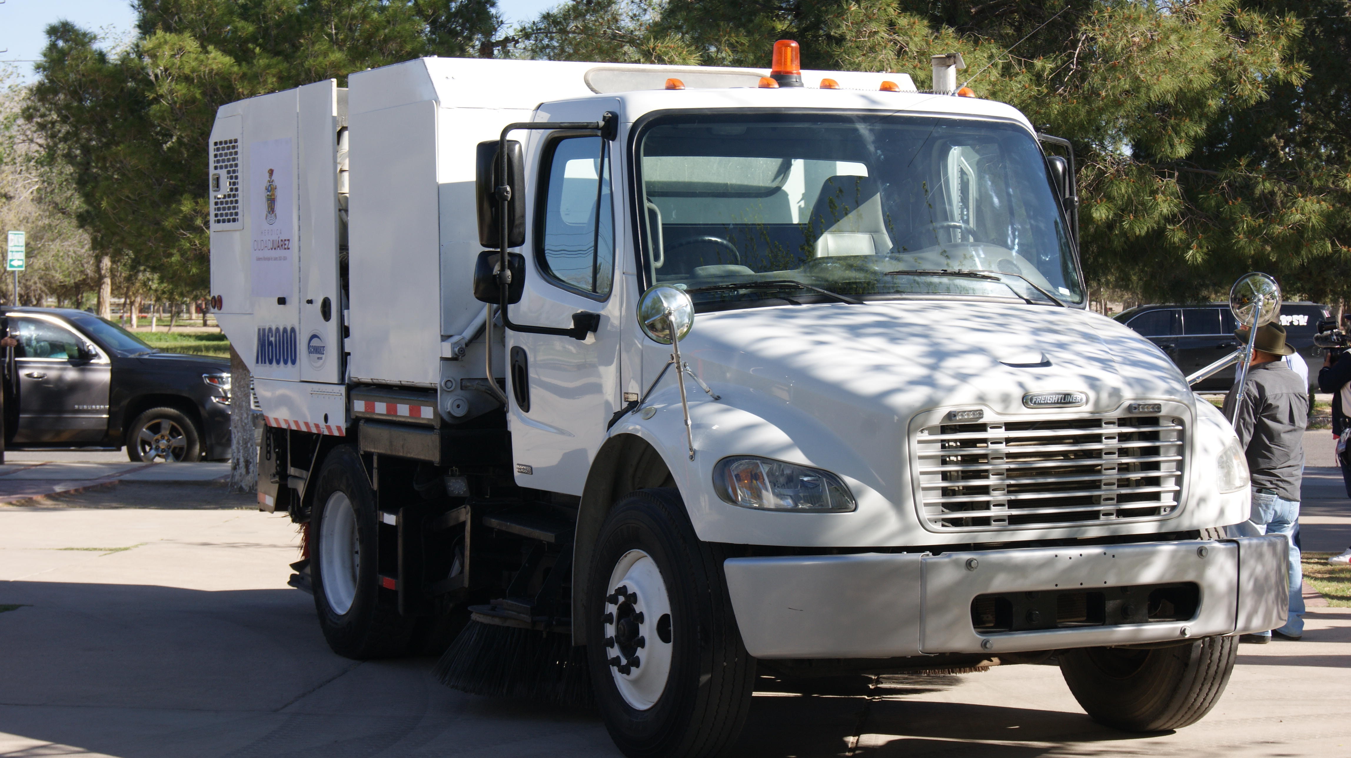 Arranca Servicios Públicos programa de barrido mecánico