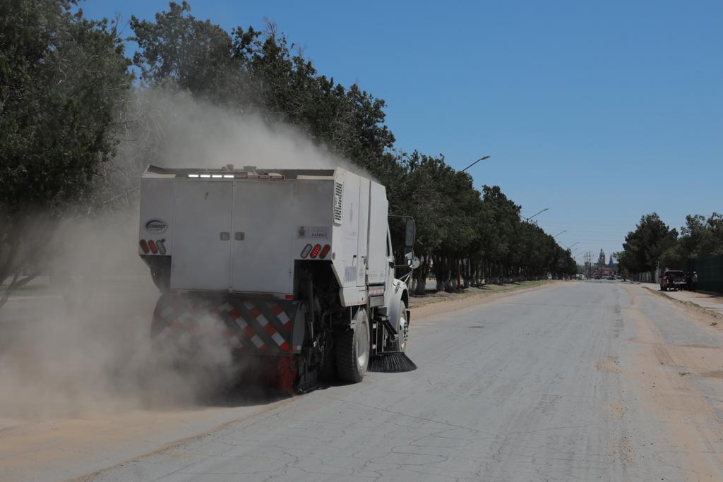 Operan barredoras en parque El Chamizal, como prueba de eficiencia