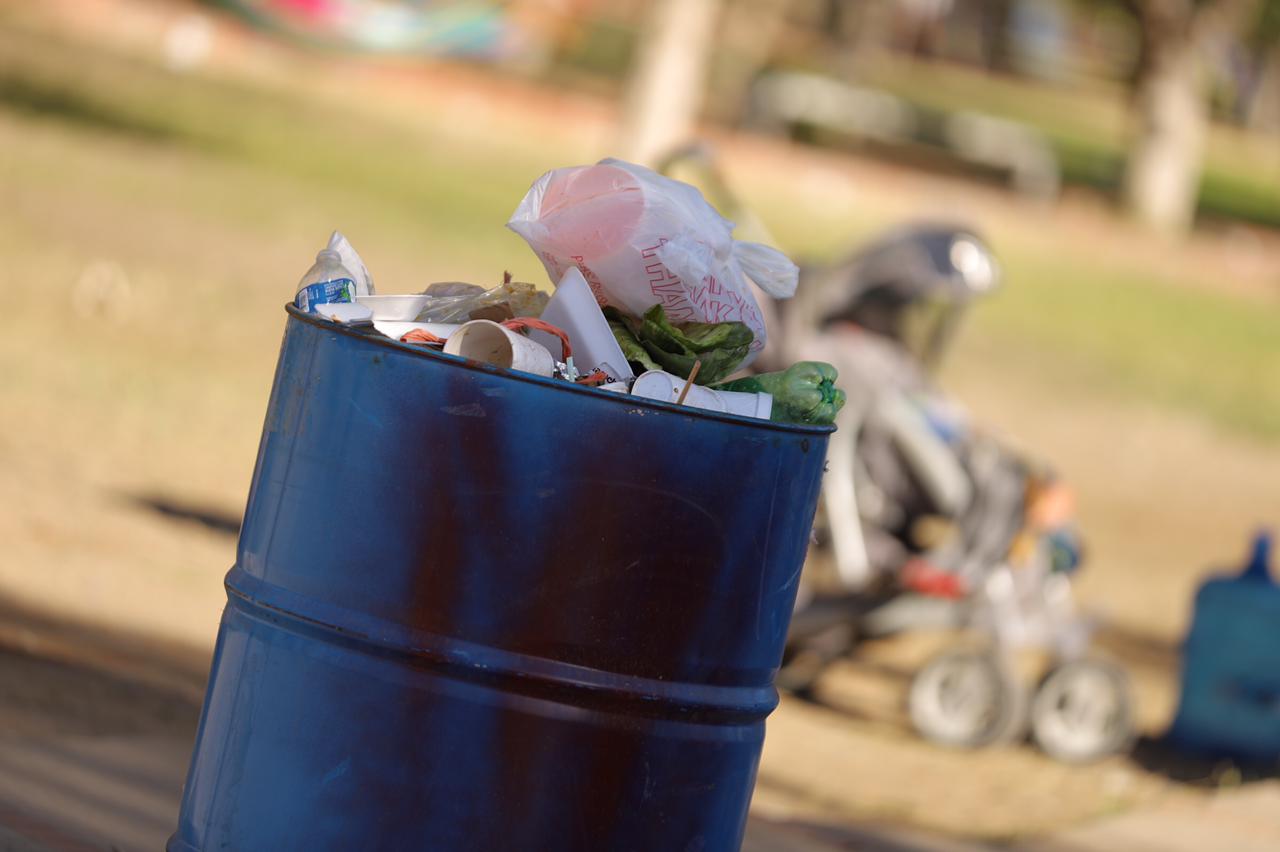 Llama dirección de Limpia a evitar dejar basura en pasto y áreas de El Chamizal