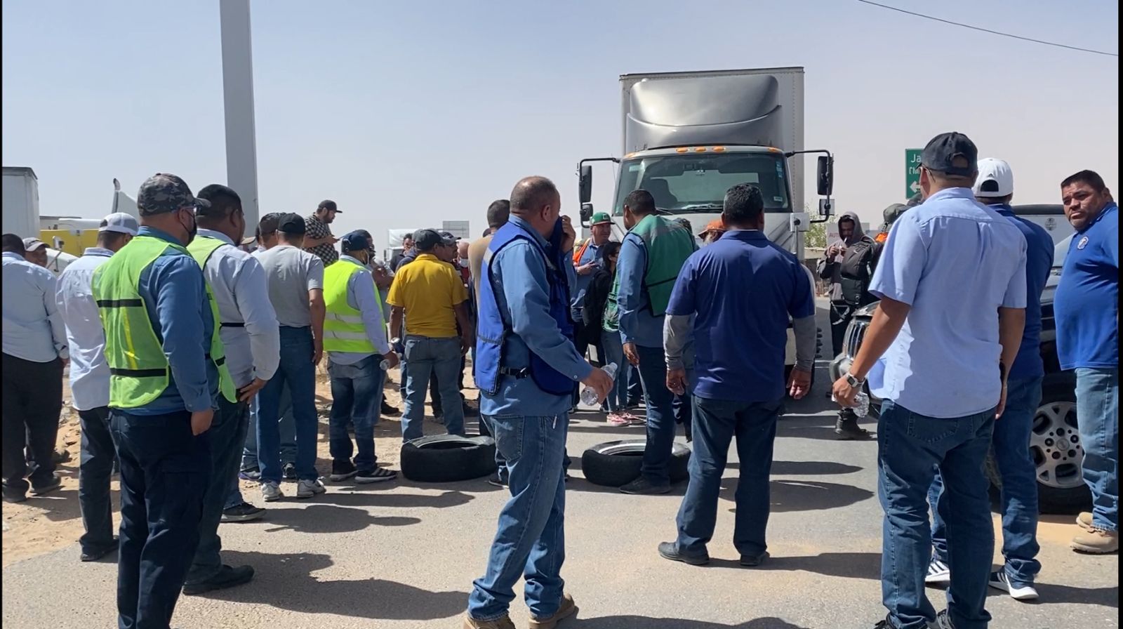 Bloqueo en puentes dejará pérdidas millonarias en traslado de mercancías