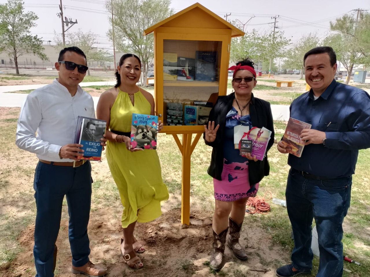 Colocan Mariposas Amarillas primer Buzón de Libros en El Campanario