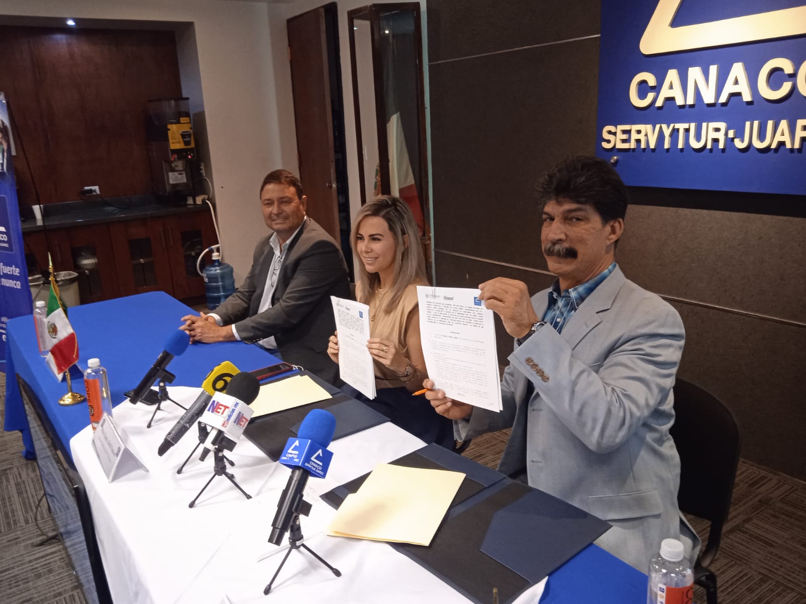 Firman convenio CANACO y FONACOT para extender beneficios a trabajadores