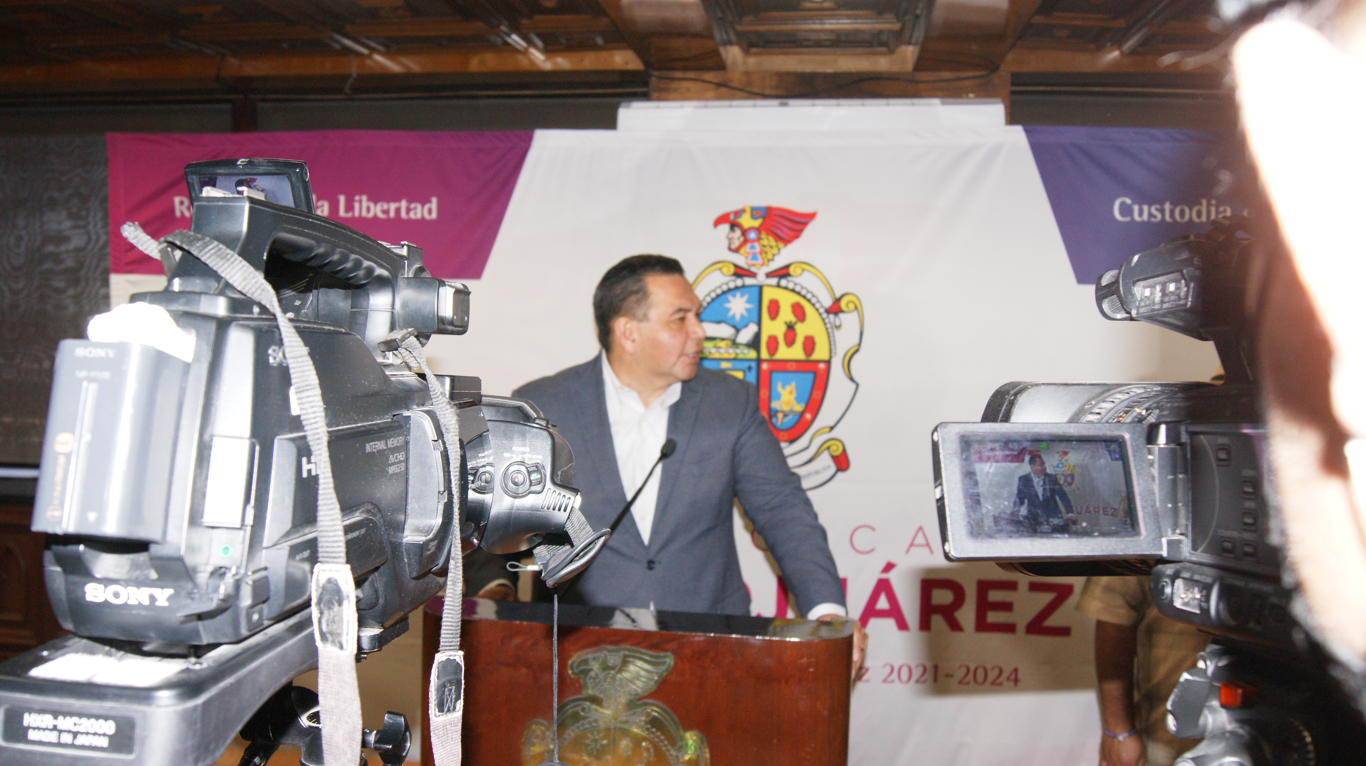 Llama alcalde a elementos a respetar a las mujeres