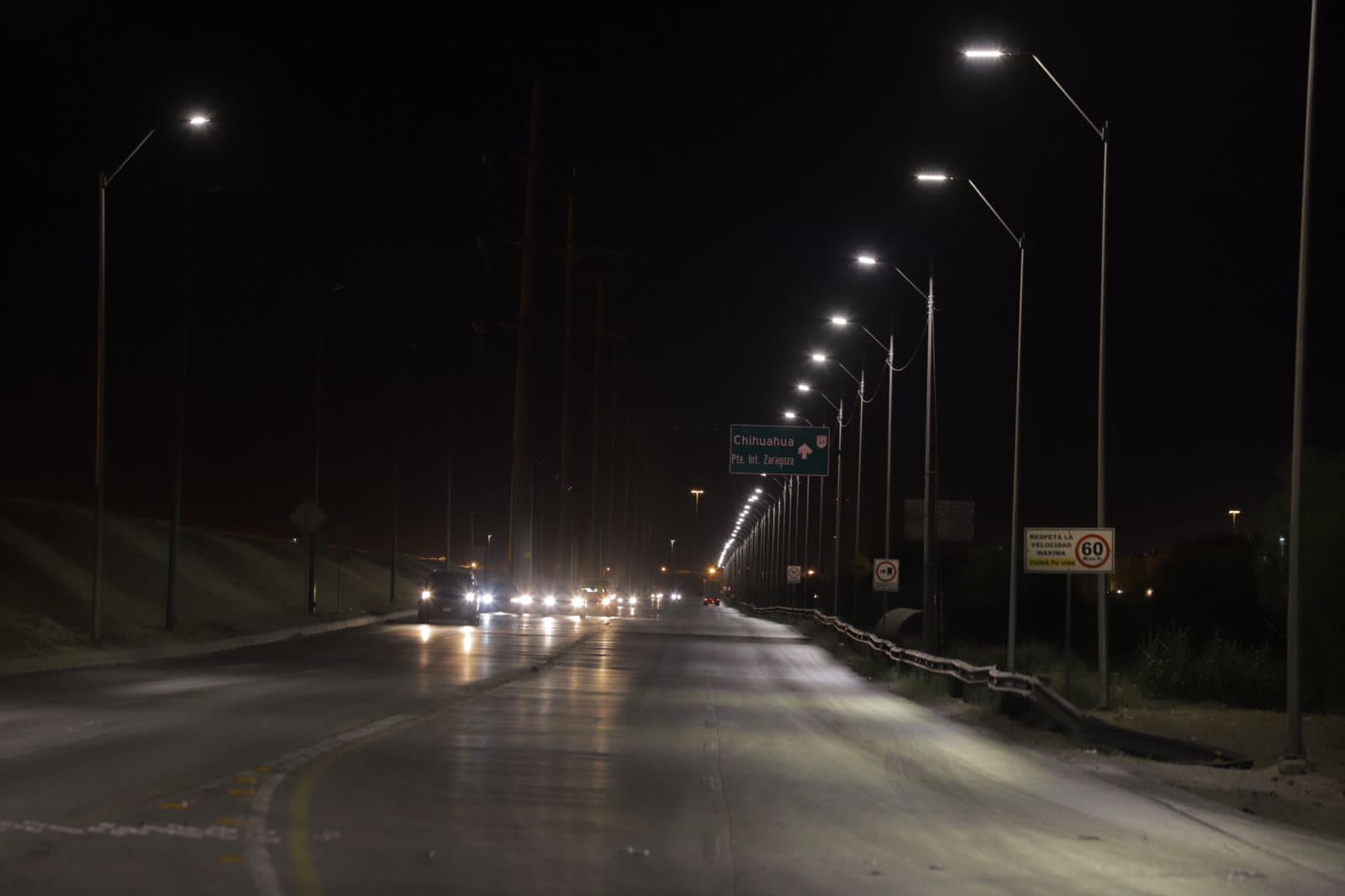 Enciende Presidente Municipal luminarias en Juan Pablo II