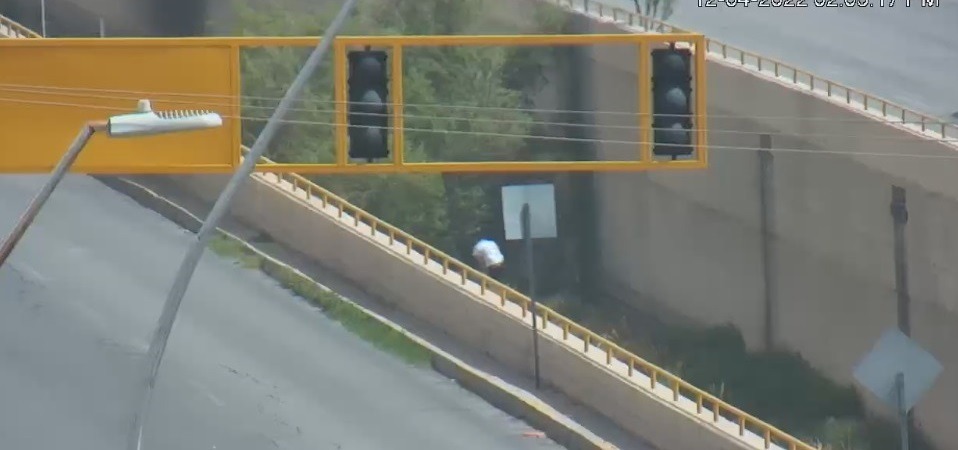 Policías Municipales rescatan a sujeto que intentó suicidarse  