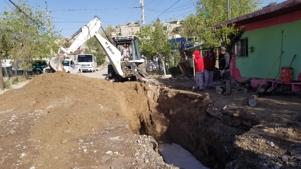JMAS Juárez repara ruptura de tubería