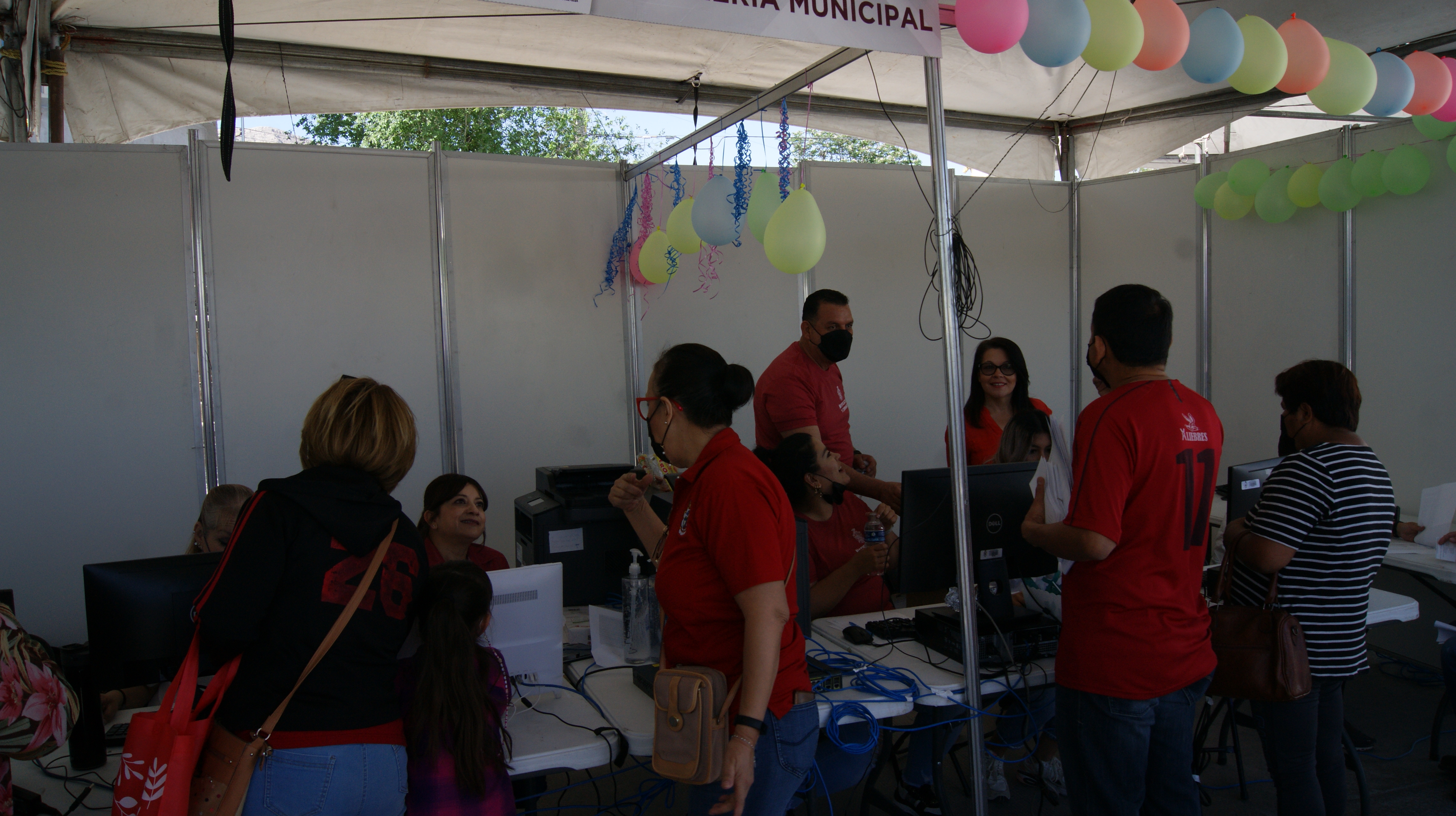 Aprovechan juarenses descuentos de Tesorería en Cruzada Comunitaria