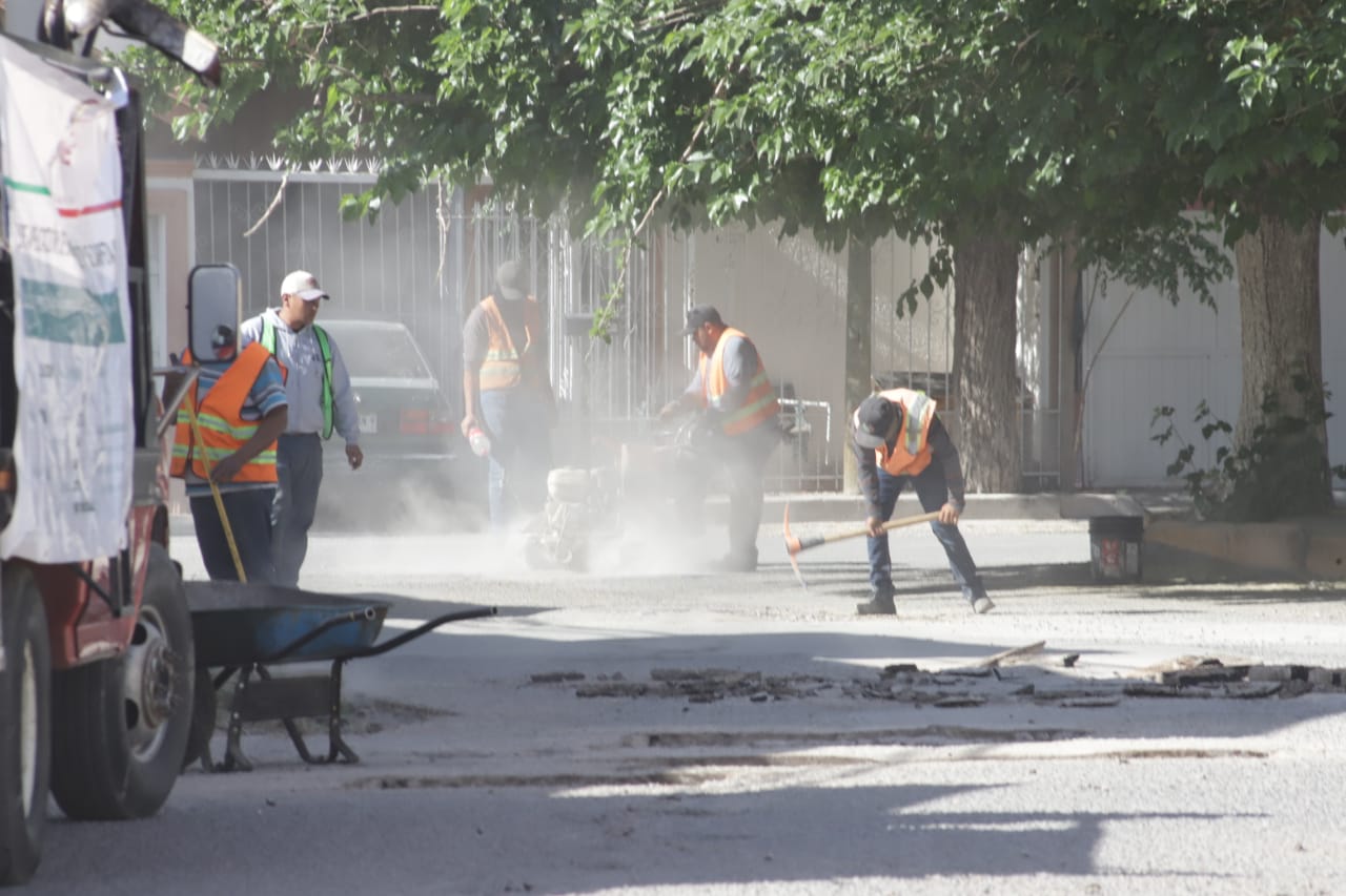 Explica Obras Públicas método para reparar baches