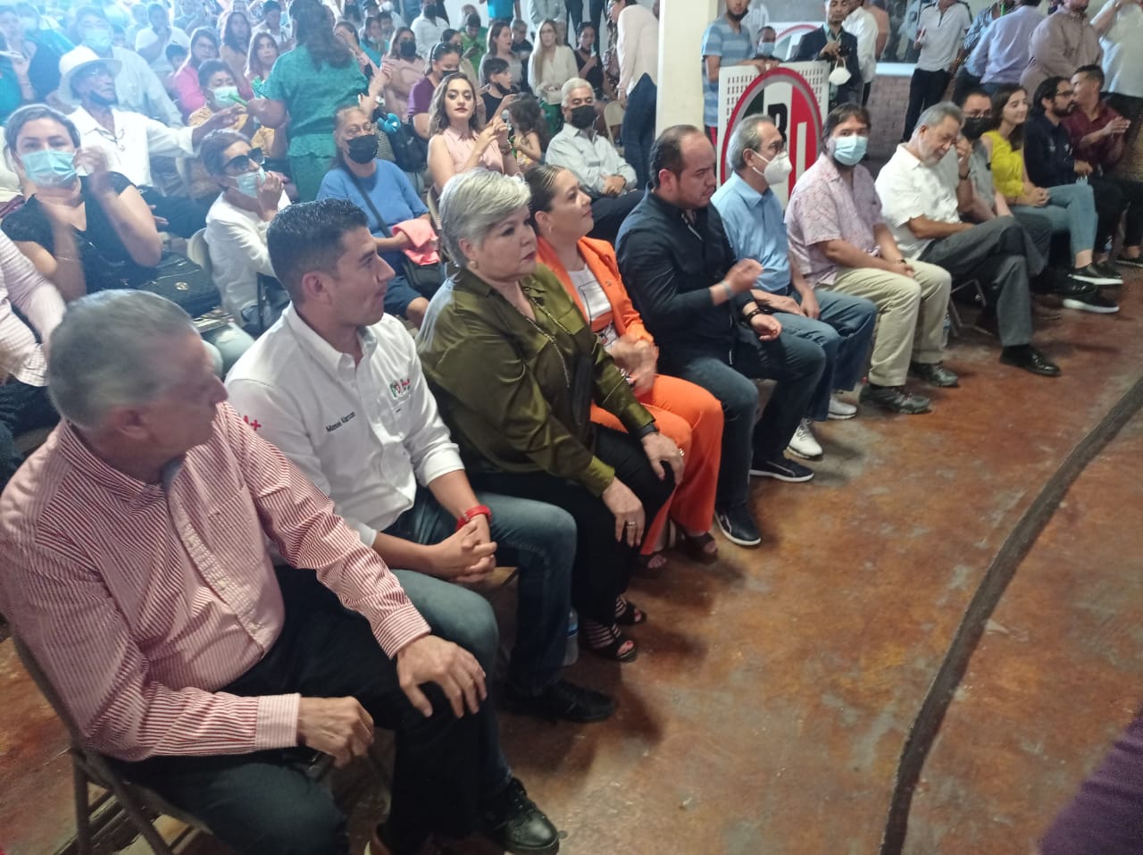 Cortesía política no daña a nadie, dice alcalde