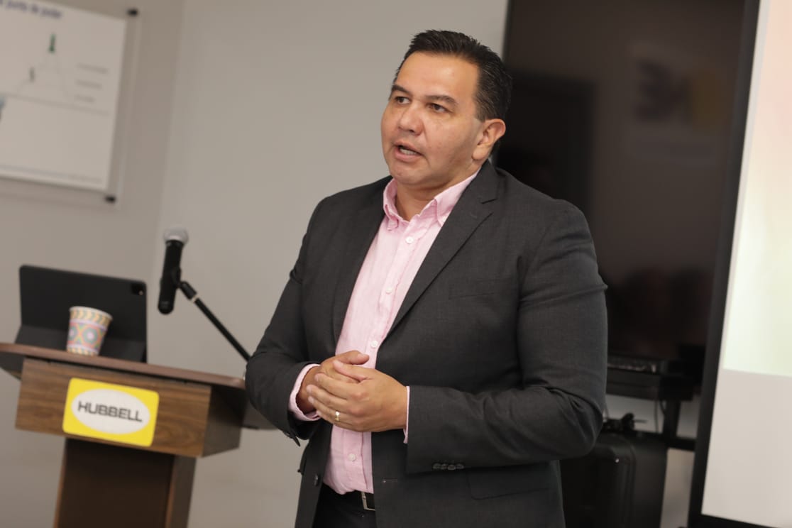 Anuncia alcalde habilitación de semáforos en segunda ruta troncal