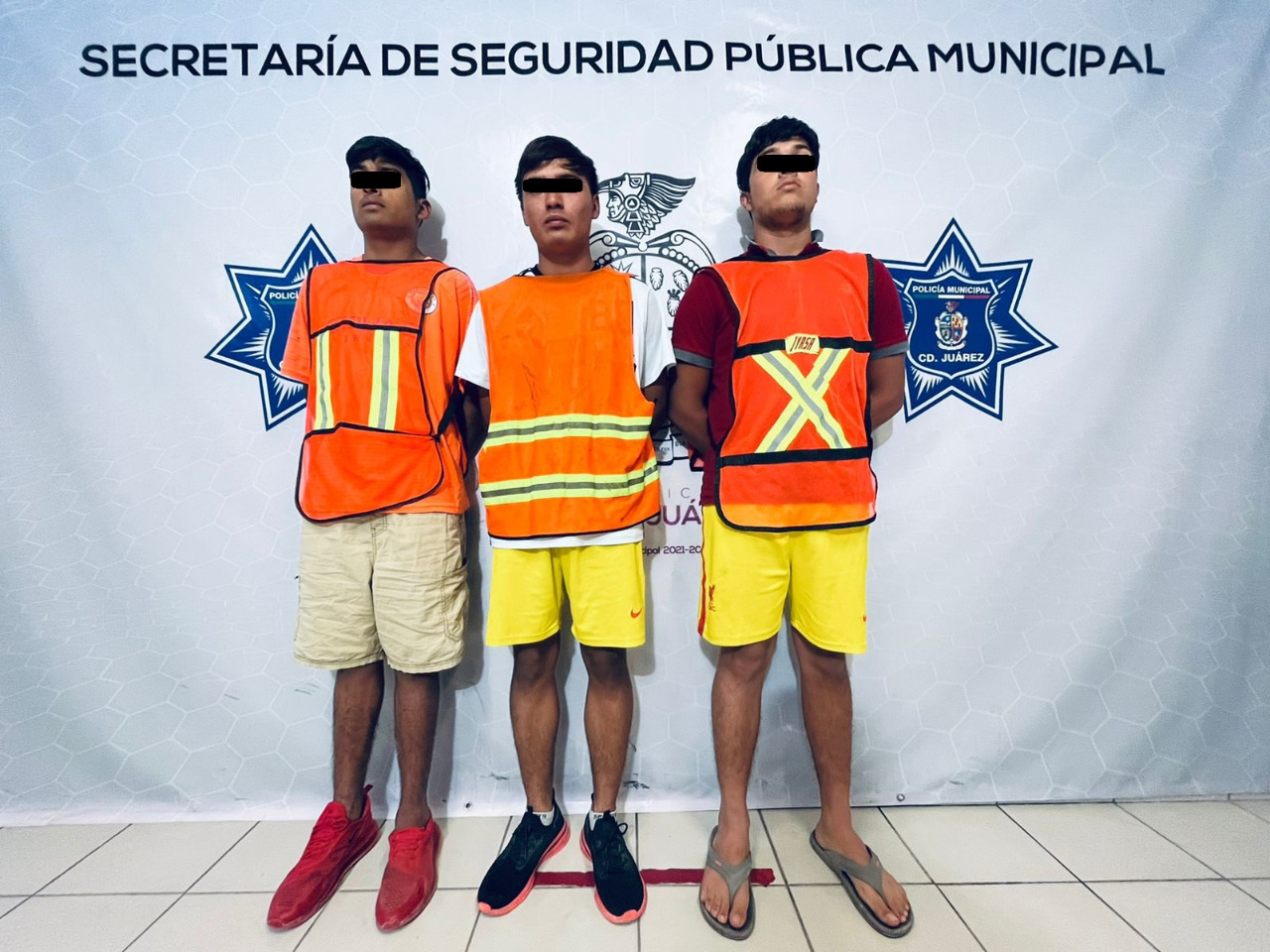 Detienen a cinco oportunistas, tres de ellos incendiaron una tienda tras cometer robo