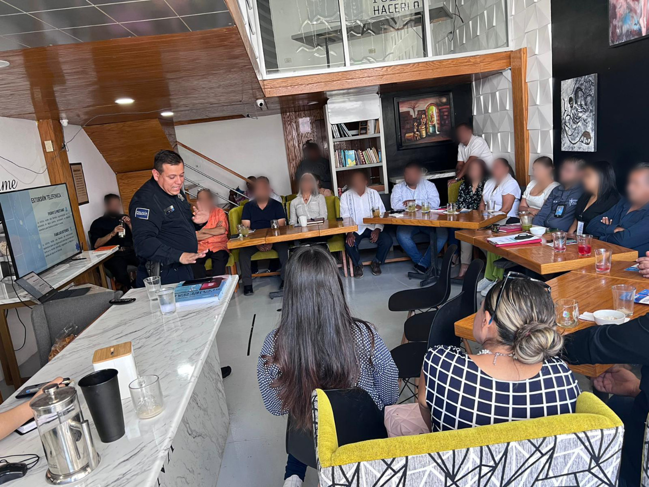 Imparten plática al gremio funerario para prevenir fraude telefónico