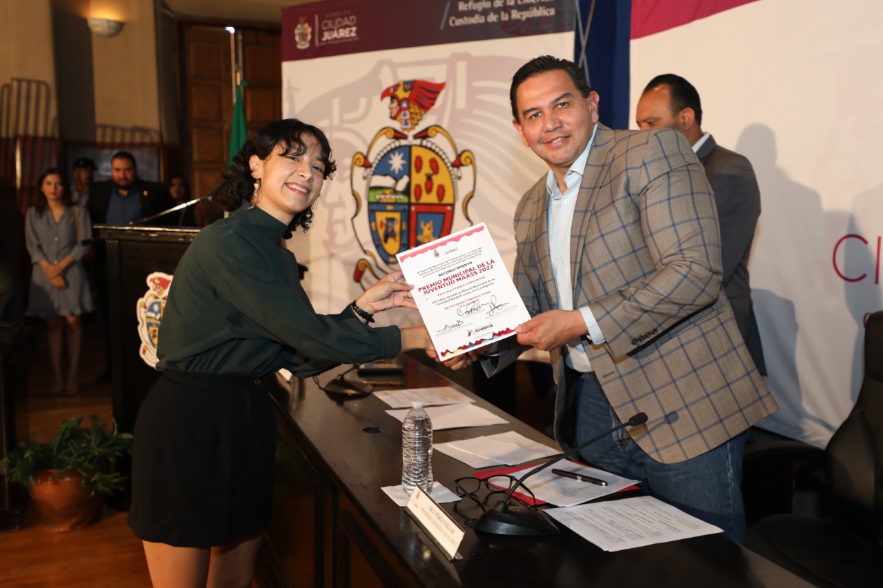 Entrega Cruz Pérez Cuéllar Premio Municipal de la Juventud MAASS 2022