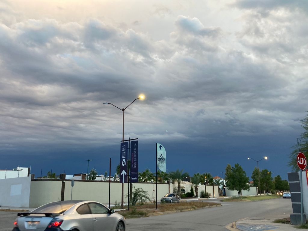 Por probabilidades de lluvia, llama Seguridad Vial a conducir con precaución