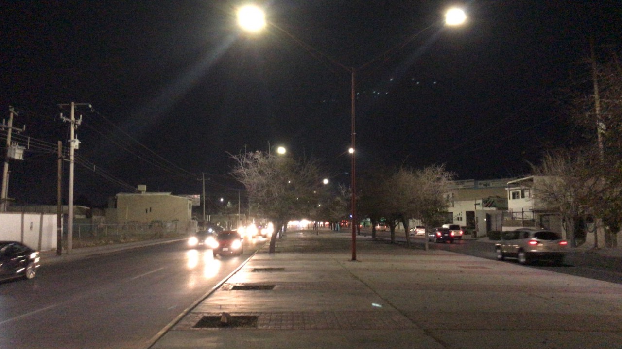 Atiende Servicios Públicos Municipales reportes en el alumbrado público