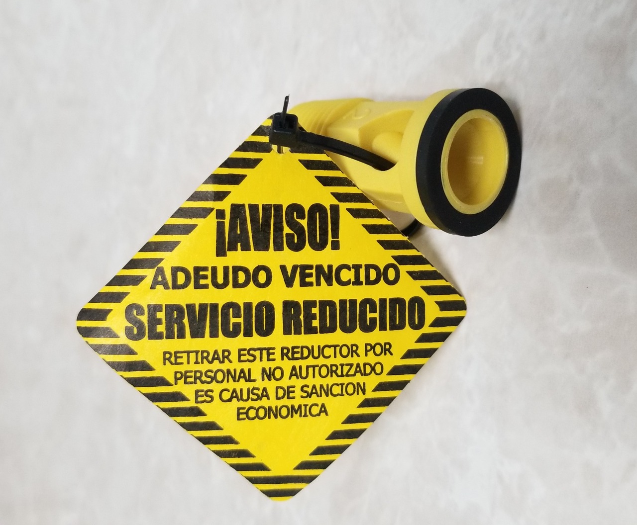 JMAS JUÁREZ instala reductores de agua de zonas residenciales