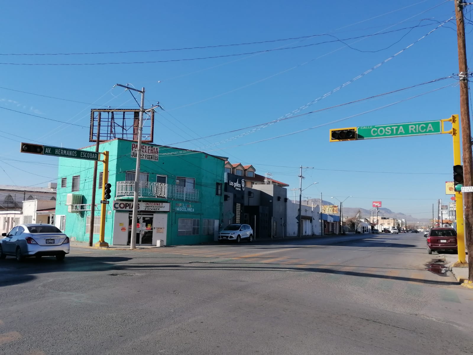 Apagan semáforos en la varios cruceros de la ciudad