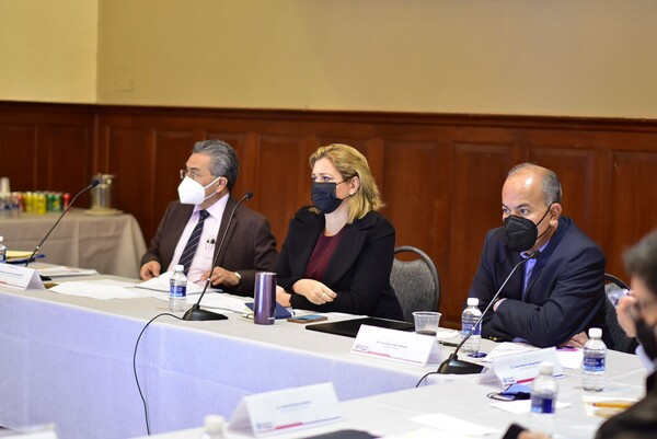 Confirma Gobernadora de Chihuahua ser positiva a COVID