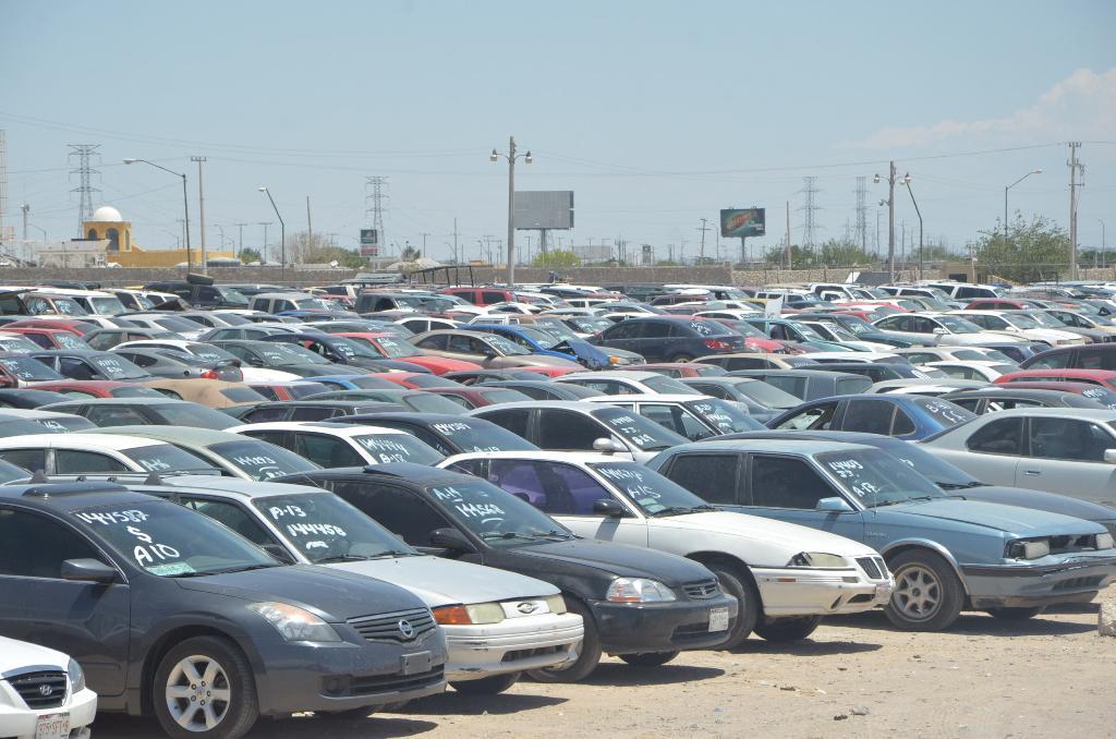 Más de mil vehículos depositados en corralones municipales serán rematados